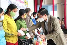 Hưởng ứng, ủng hộ Quỹ “Vì người nghèo” của tỉnh trong năm 2022